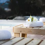Case de vacanță Happy With Pool - Ideal For Large Groups Near Laganas With A Pool Perfectly Combining Natures Tranquility And Vibrant Entertainment By Mana Gers *