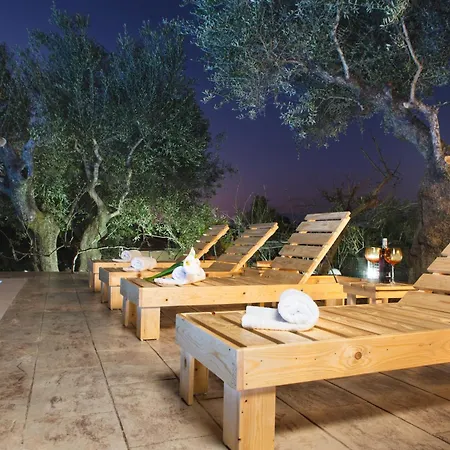 Happy With Pool - Ideal For Large Groups Near Laganas With A Pool Perfectly Combining Natures Tranquility And Vibrant Entertainment By Mana Gers * Mouzákion