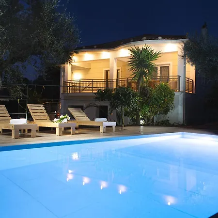 Happy With Pool - Ideal For Large Groups Near Laganas With A Pool Perfectly Combining Natures Tranquility And Vibrant Entertainment By Mana Gers Holiday home *