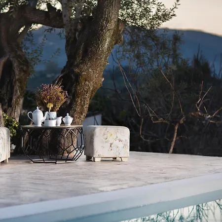 Semesterbostad Giannas Pool House Vanato