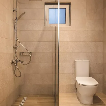 Semesterbostad Giannas Pool House Vanato