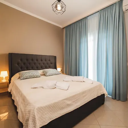 Happy With Pool - Ideal For Large Groups Near Laganas With A Pool Perfectly Combining Natures Tranquility And Vibrant Entertainment By Mana Gers 別荘 Vanáton